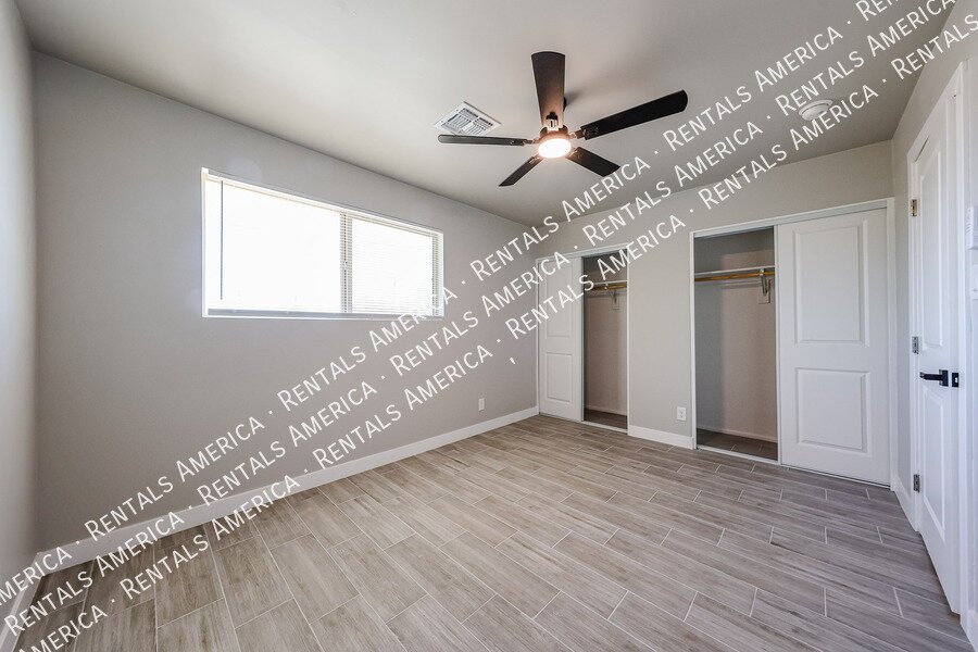 Stunning South Mountain Views in a Quiet, Upscale Neighborhood property image