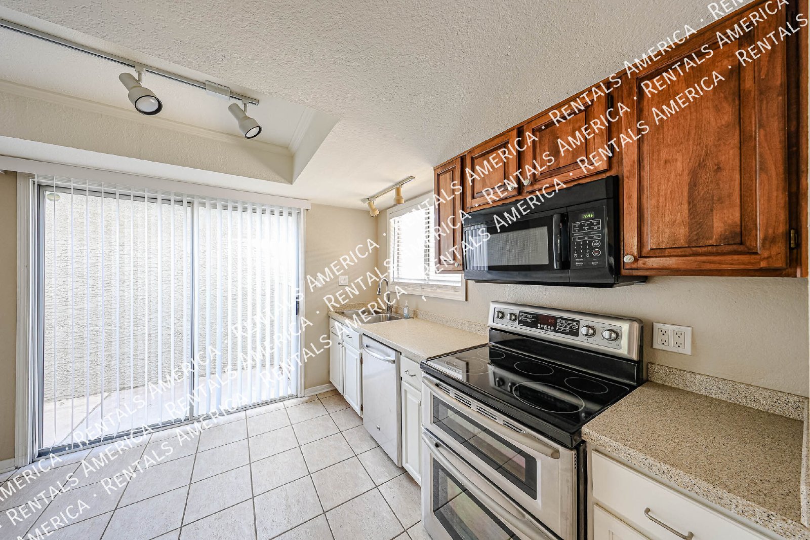 Beautiful 3-Bedroom Townhome with Private Backyard & Community Pool! property image