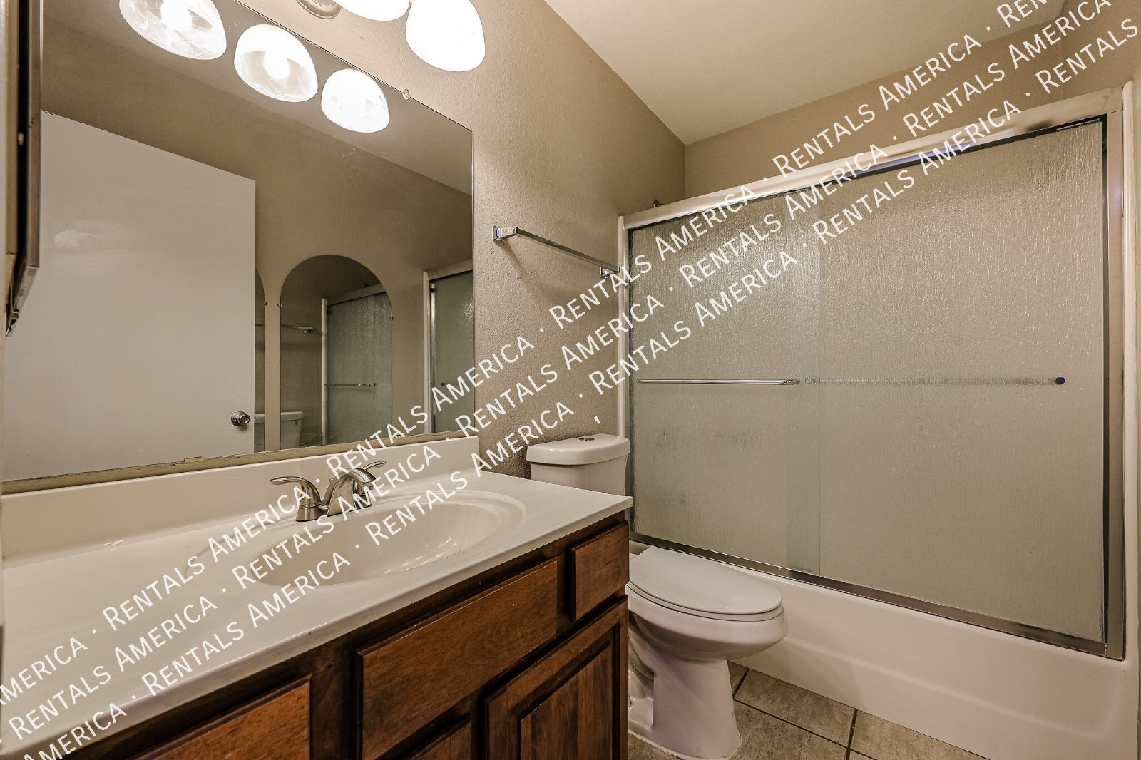 Beautiful 3-Bedroom Townhome with Private Backyard & Community Pool! property image
