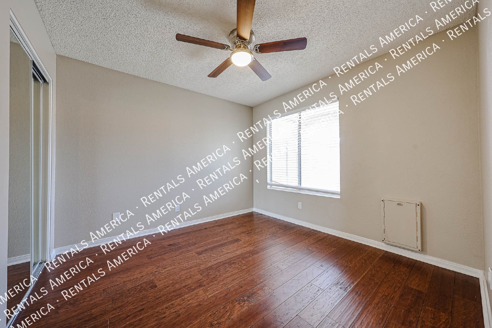 Beautiful 3-Bedroom Townhome with Private Backyard & Community Pool! property image
