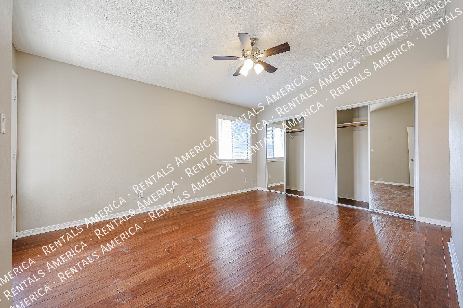 Beautiful 3-Bedroom Townhome with Private Backyard & Community Pool! property image