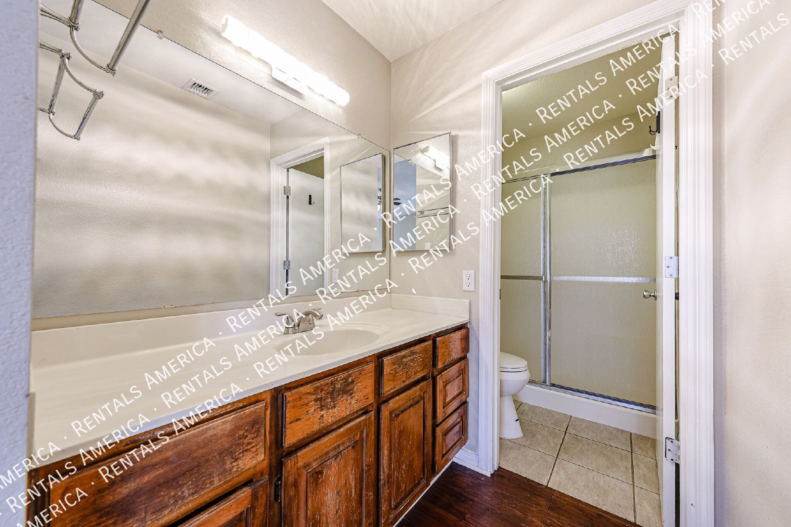 Beautiful 3-Bedroom Townhome with Private Backyard & Community Pool! property image