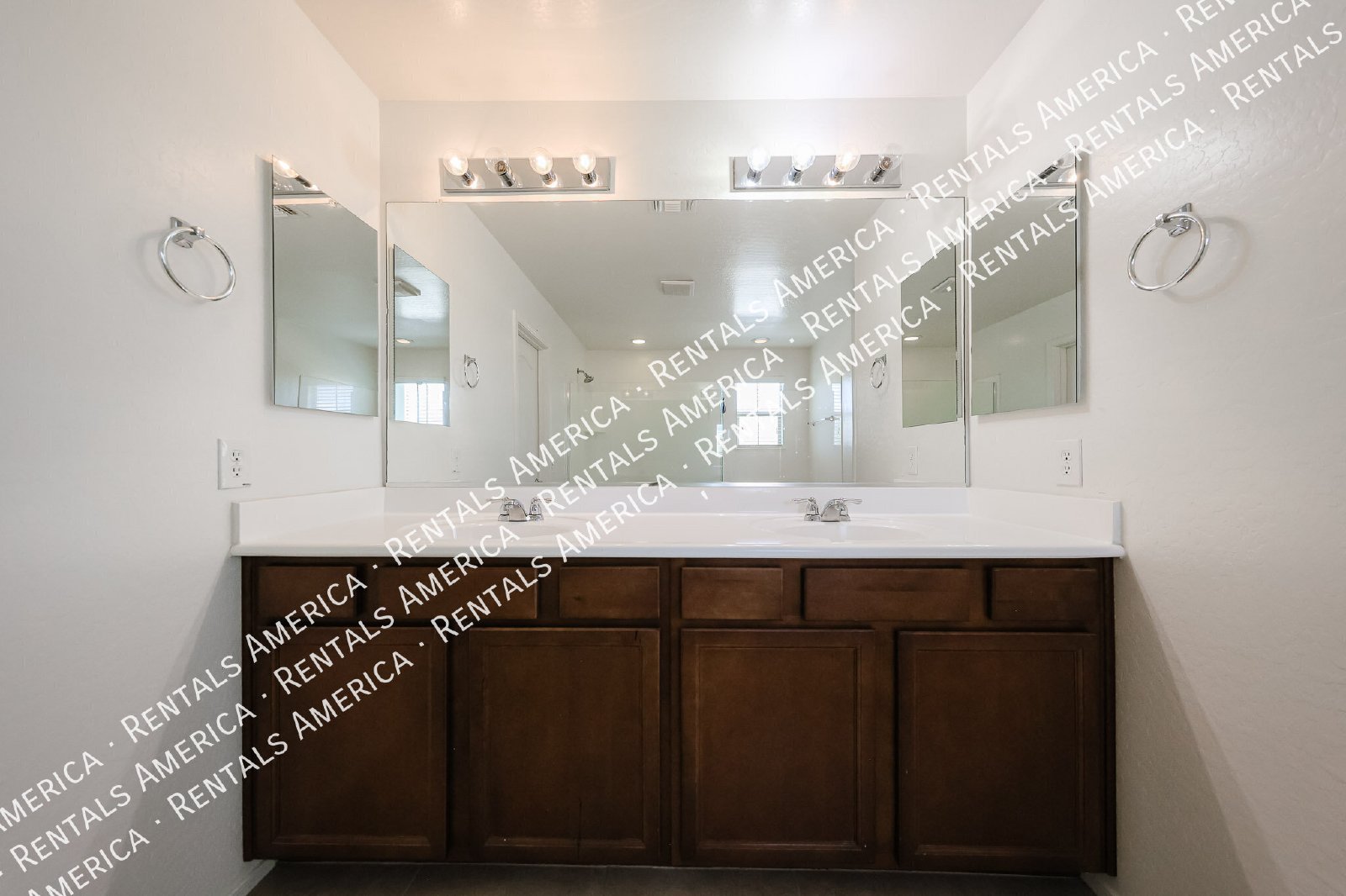 Large Home in Hastings Farms! property image