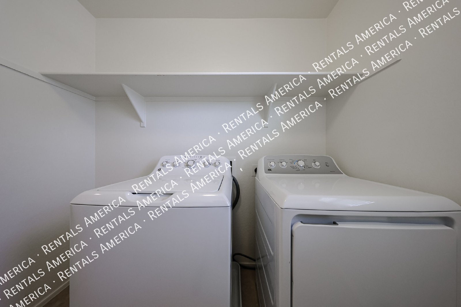 Large Home in Hastings Farms! property image