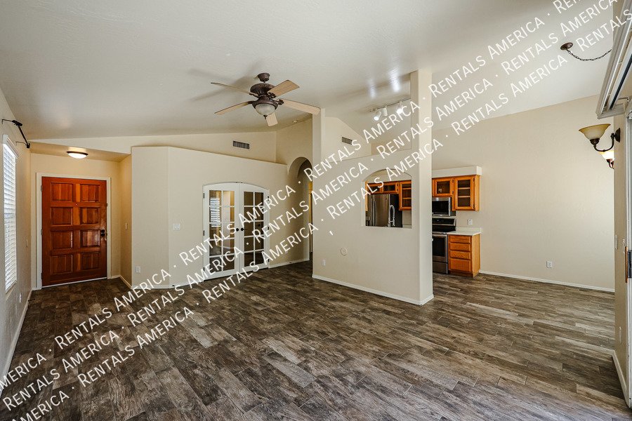Beautiful 2 bedroom w/Den home, No HOA!  in Peoria! property image