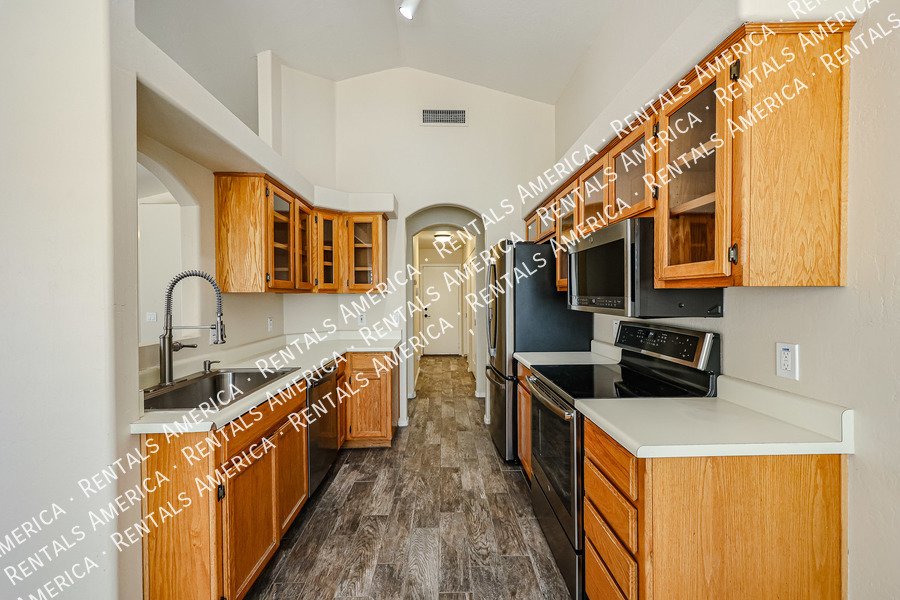 Beautiful 2 bedroom w/Den home, No HOA!  in Peoria! property image