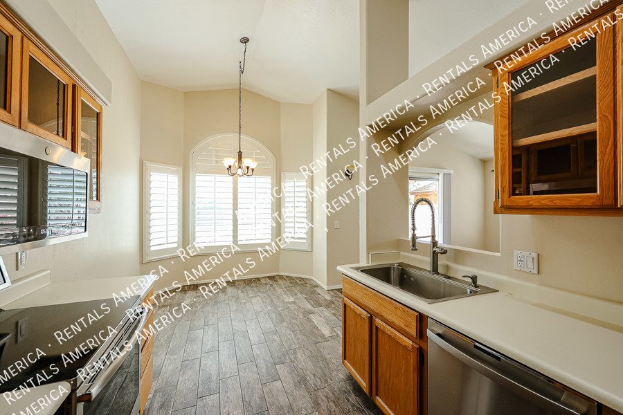 Beautiful 2 bedroom w/Den home, No HOA!  in Peoria! property image