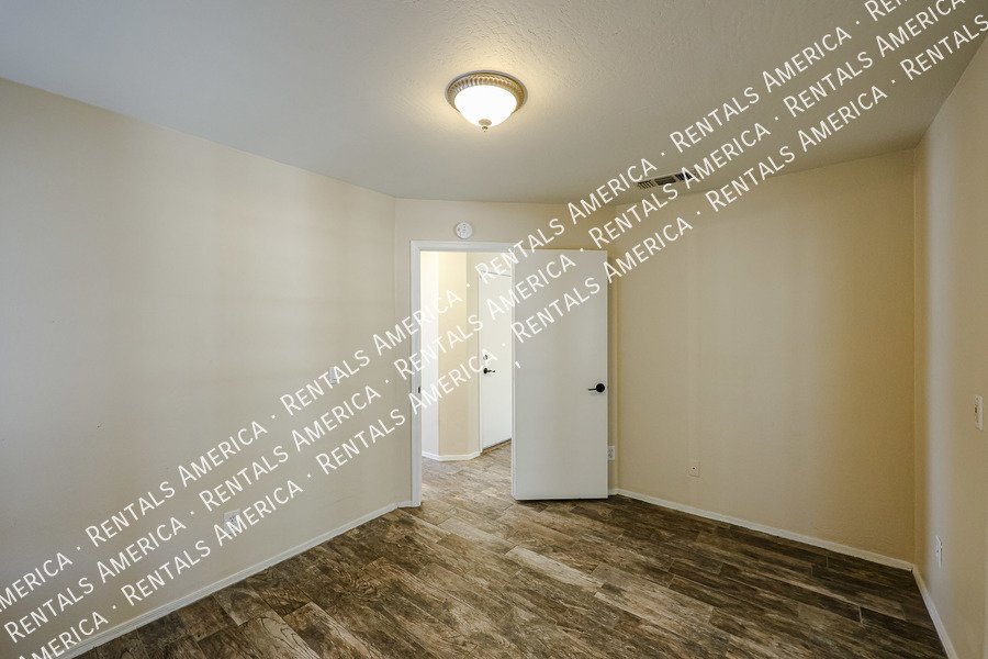 Beautiful 2 bedroom w/Den home, No HOA!  in Peoria! property image