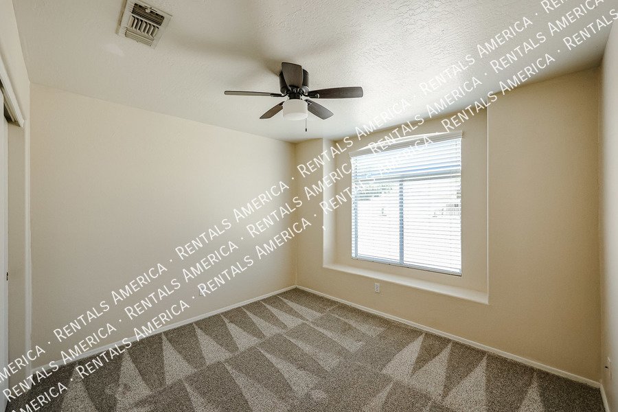Beautiful 2 bedroom w/Den home, No HOA!  in Peoria! property image