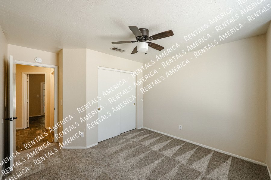 Beautiful 2 bedroom w/Den home, No HOA!  in Peoria! property image