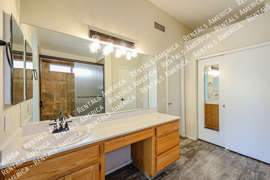 Beautiful 2 bedroom w/Den home, No HOA!  in Peoria! property image