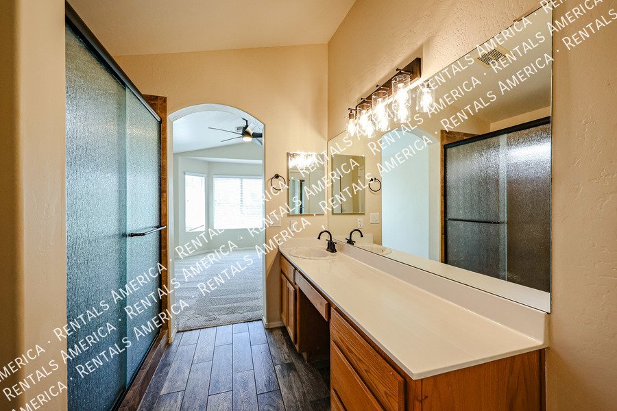 Beautiful 2 bedroom w/Den home, No HOA!  in Peoria! property image