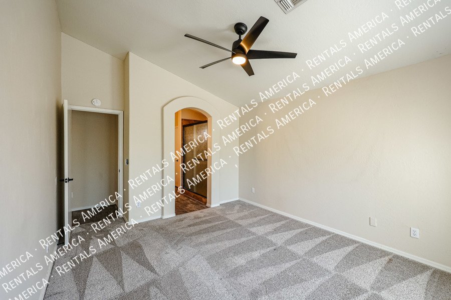 Beautiful 2 bedroom w/Den home, No HOA!  in Peoria! property image