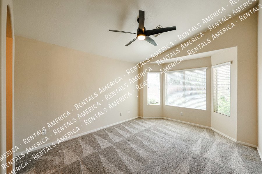 Beautiful 2 bedroom w/Den home, No HOA!  in Peoria! property image