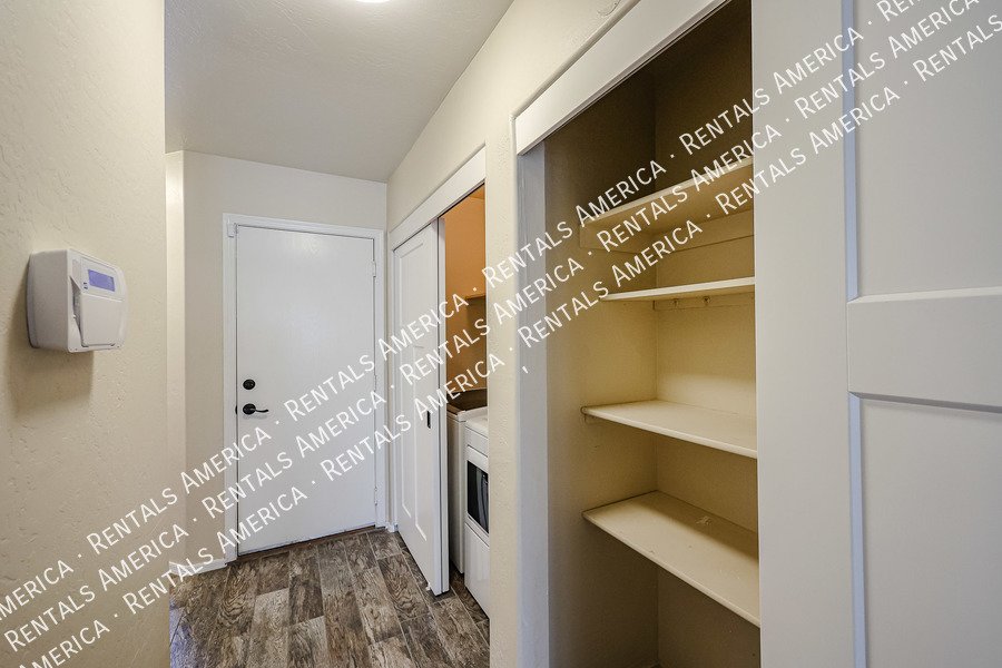 Beautiful 2 bedroom w/Den home, No HOA!  in Peoria! property image