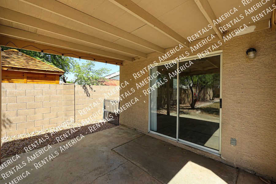 Beautiful 2 bedroom w/Den home, No HOA!  in Peoria! property image