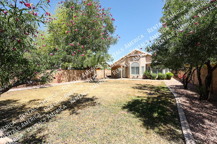 Beautiful 2 bedroom w/Den home, No HOA!  in Peoria! property image