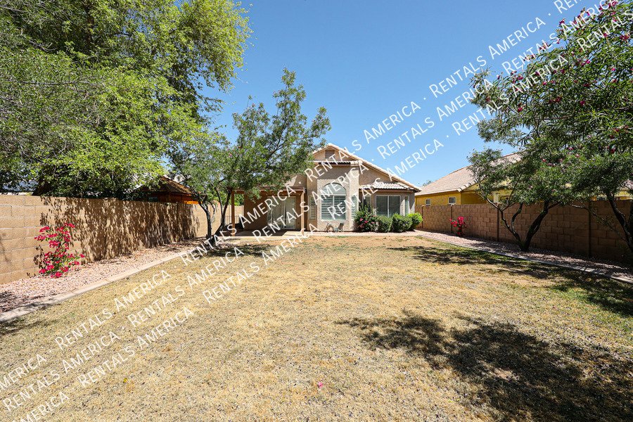 Beautiful 2 bedroom w/Den home, No HOA!  in Peoria! property image