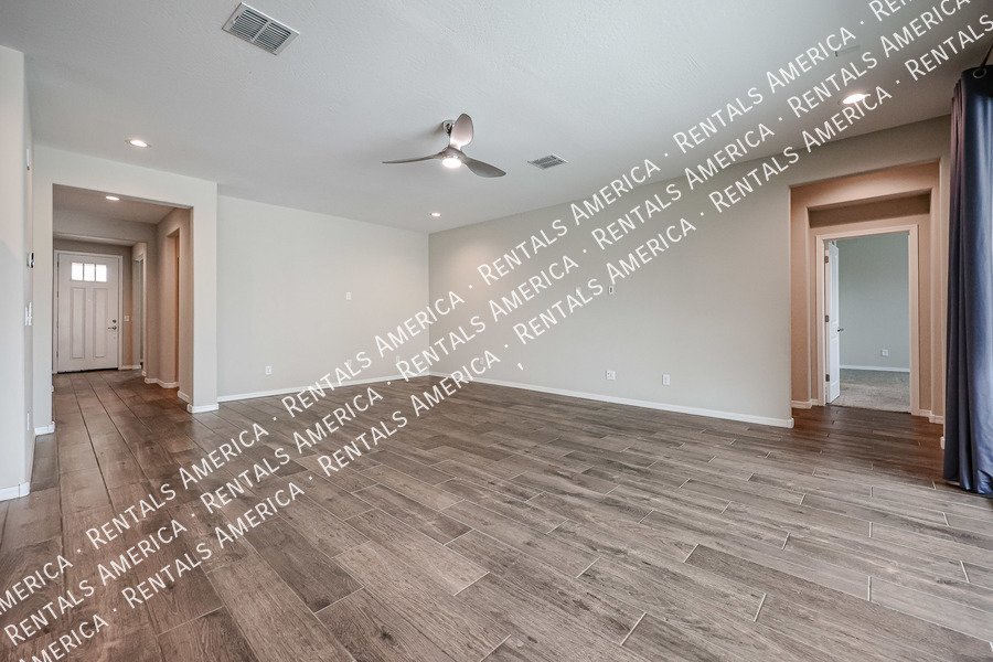 Breathtaking 4 bedroom! property image