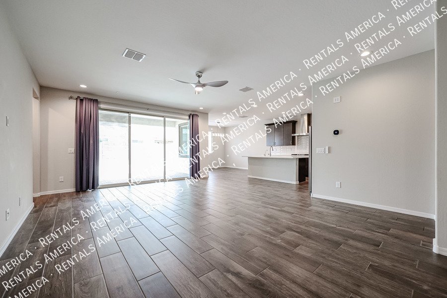 Breathtaking 4 bedroom! property image