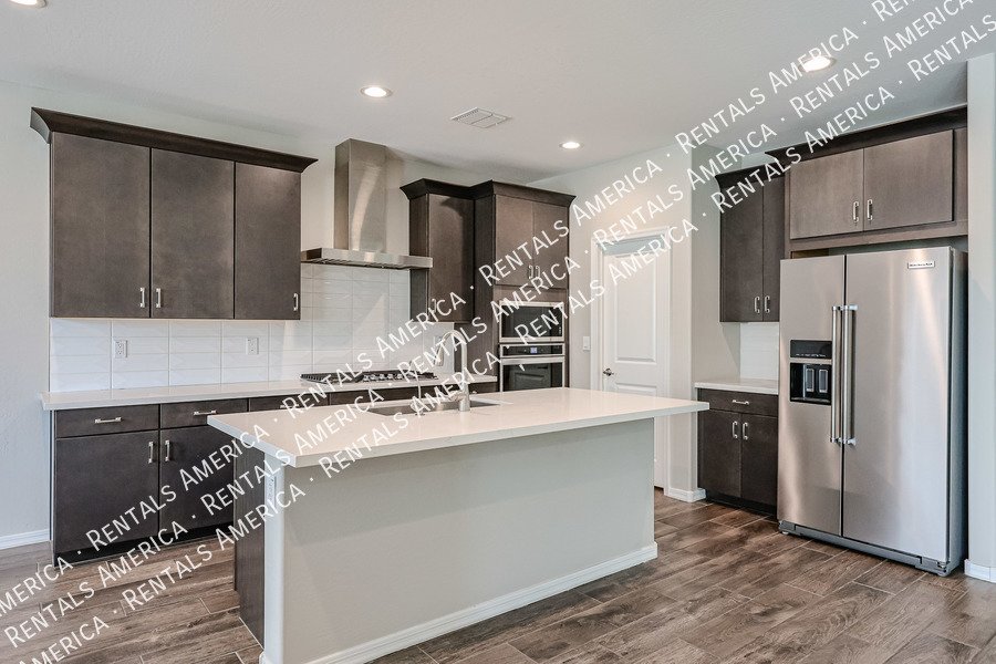 Breathtaking 4 bedroom! property image