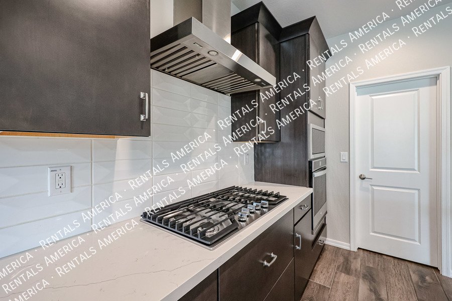 Breathtaking 4 bedroom! property image