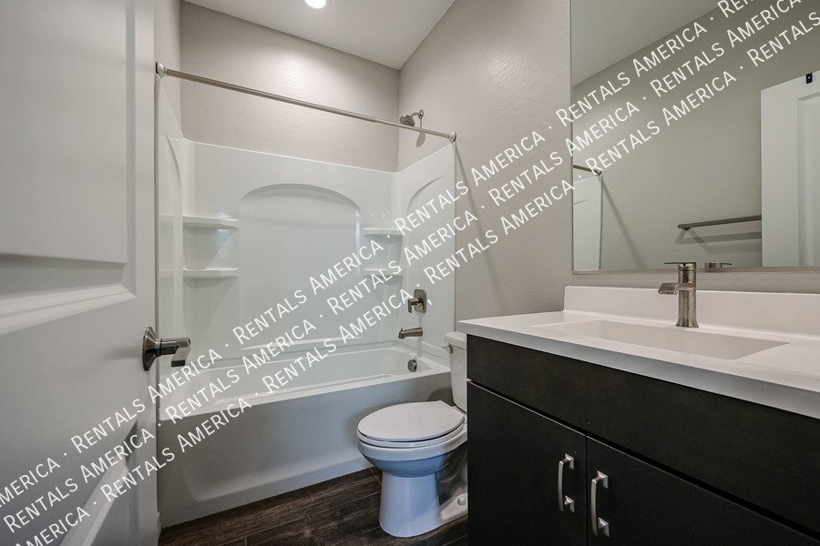 Breathtaking 4 bedroom! property image