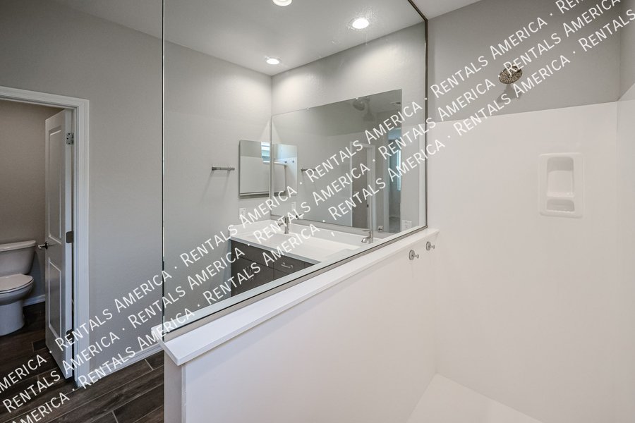 Breathtaking 4 bedroom! property image