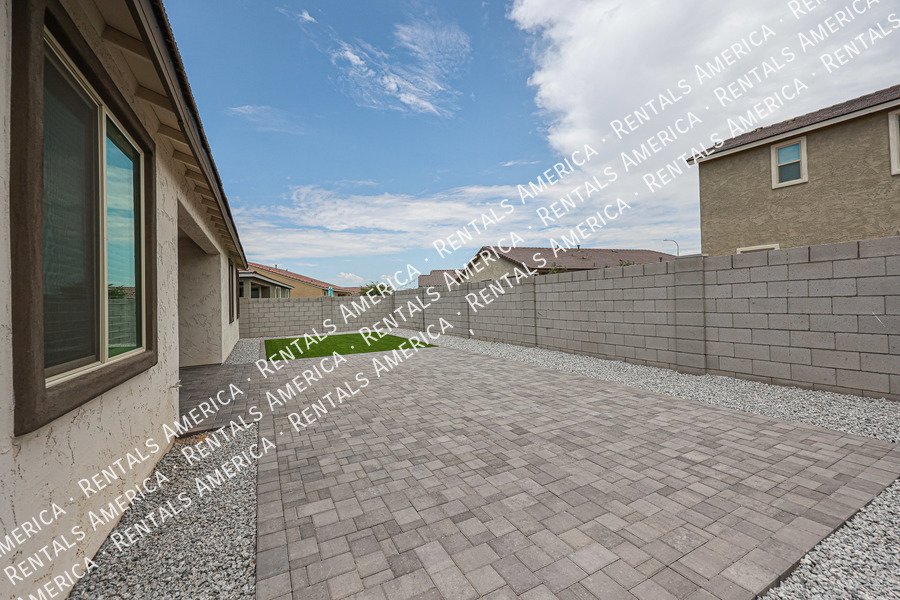 Breathtaking 4 bedroom! property image