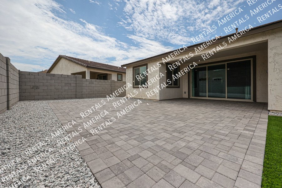 Breathtaking 4 bedroom! property image