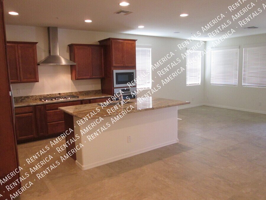 COMING SOON!  OCCUPIED!  GORGEOUS 4 BR OFF OF HIGLEY/WILLIAMS FIELD property image