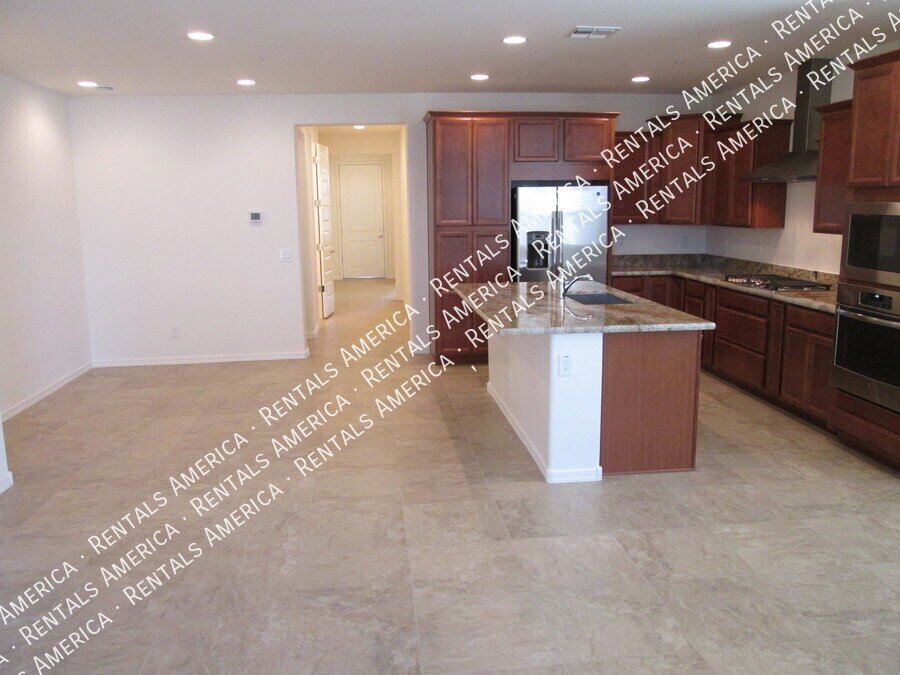 COMING SOON!  OCCUPIED!  GORGEOUS 4 BR OFF OF HIGLEY/WILLIAMS FIELD property image