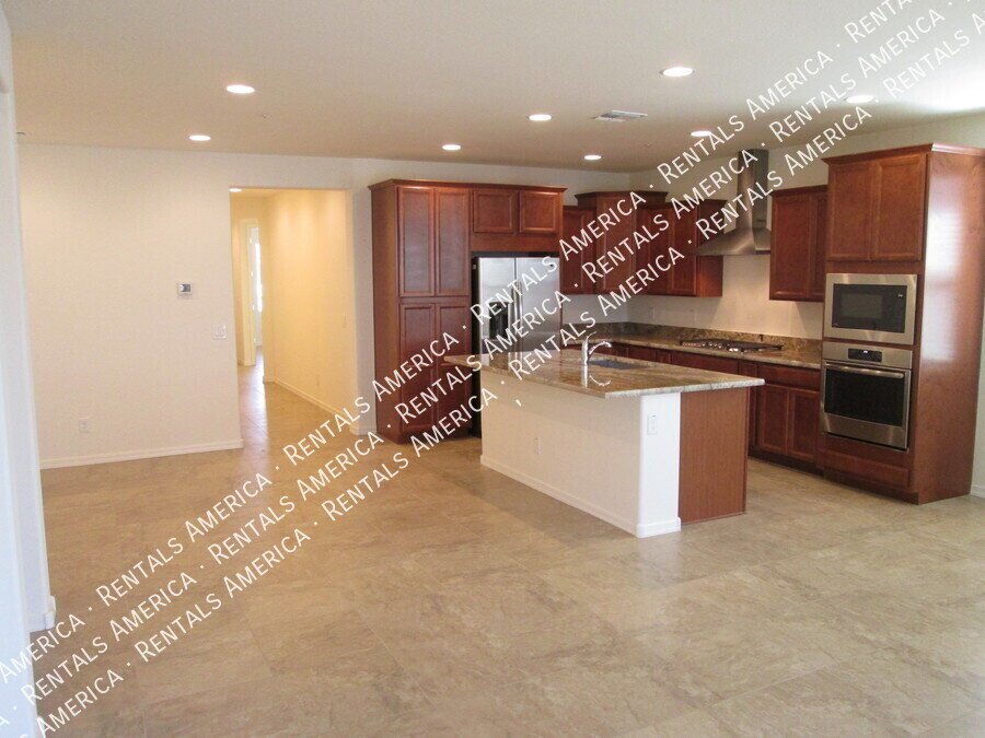COMING SOON!  OCCUPIED!  GORGEOUS 4 BR OFF OF HIGLEY/WILLIAMS FIELD property image