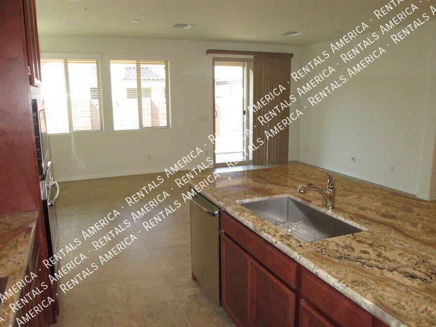 COMING SOON!  OCCUPIED!  GORGEOUS 4 BR OFF OF HIGLEY/WILLIAMS FIELD property image
