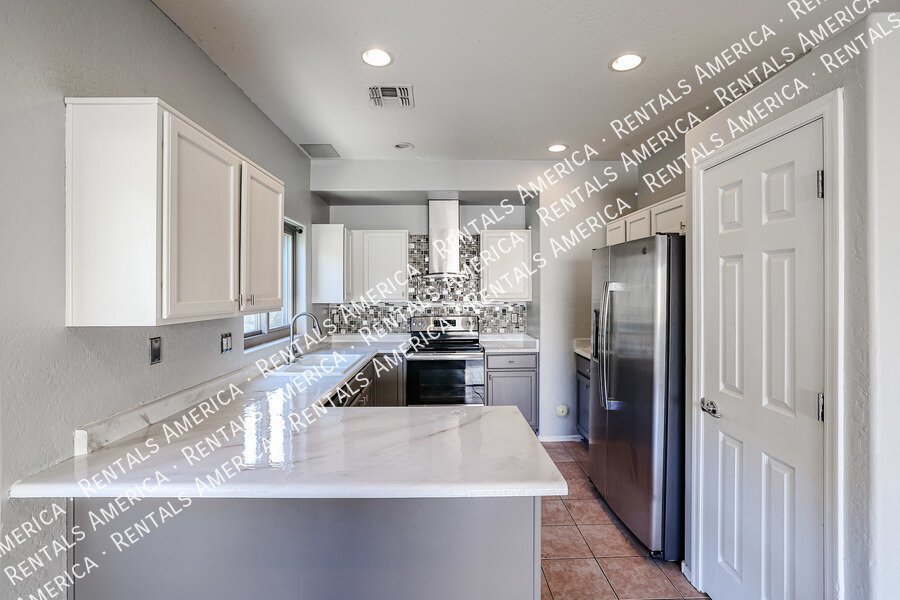 COMING SOON!  OCCUPIED!  SPACIOUS 3 BEDROOM IN TOLLESON property image