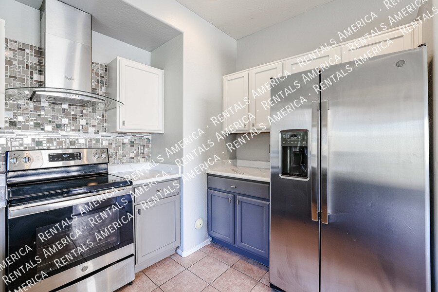 COMING SOON!  OCCUPIED!  SPACIOUS 3 BEDROOM IN TOLLESON property image