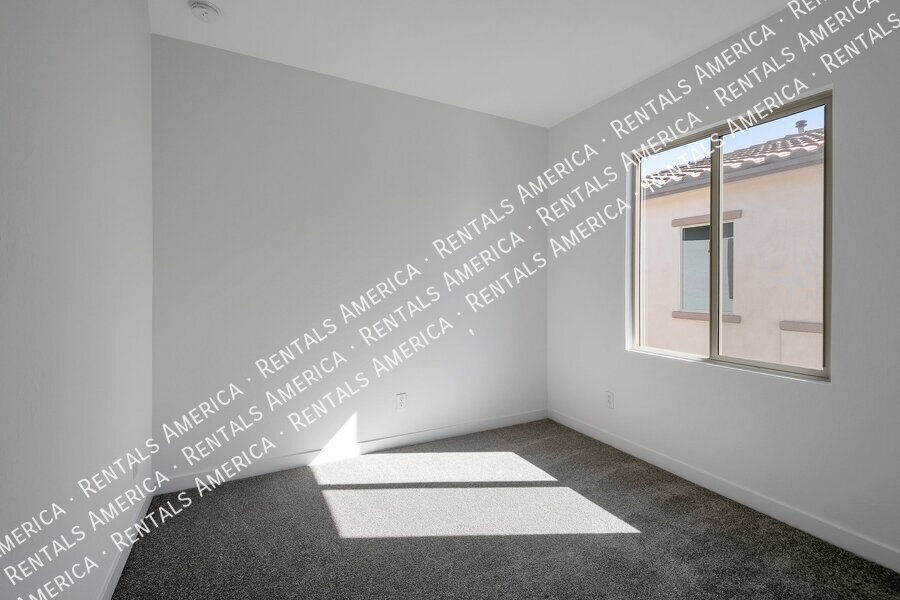 COMING SOON!  OCCUPIED!  4 BEDROOM IN EASTMARK property image