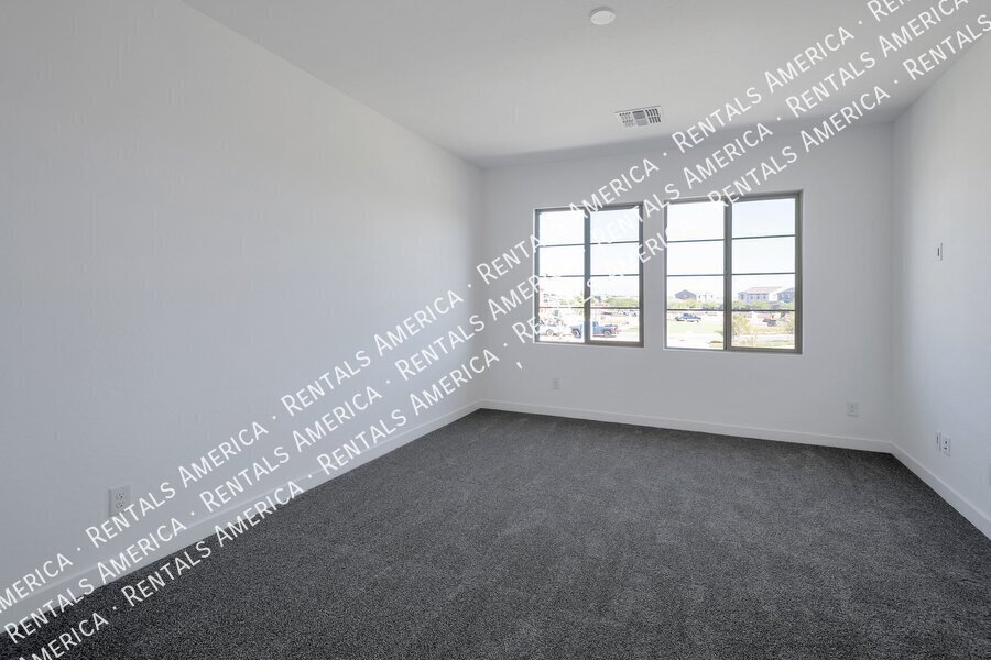 COMING SOON!  OCCUPIED!  4 BEDROOM IN EASTMARK property image