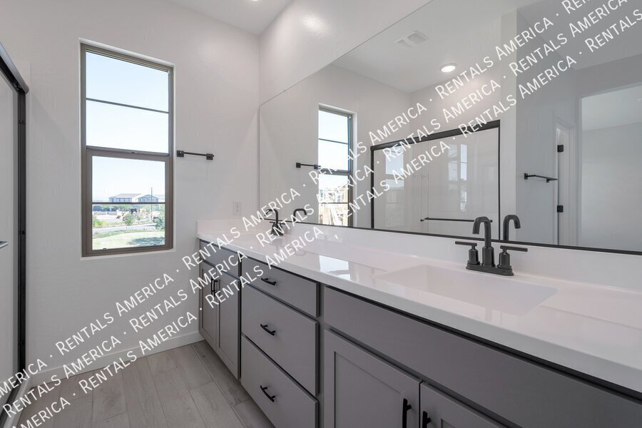 COMING SOON!  OCCUPIED!  4 BEDROOM IN EASTMARK property image