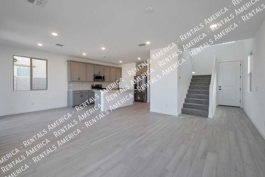 COMING SOON!  OCCUPIED!  4 BEDROOM IN EASTMARK property image