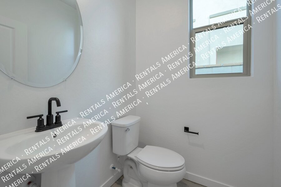COMING SOON!  OCCUPIED!  4 BEDROOM IN EASTMARK property image