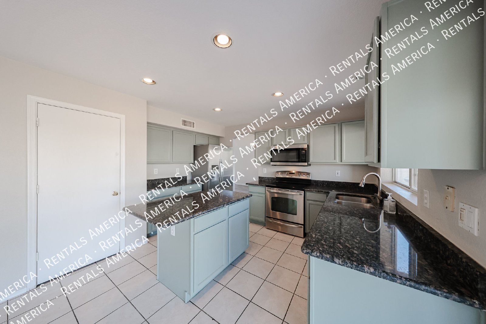 Beautiful 2-story 5BD 3BA home in Glendale! property image