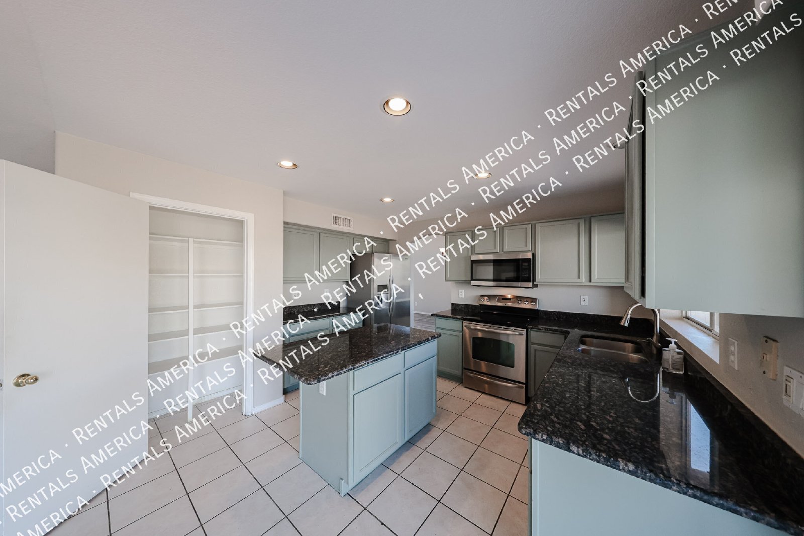 Beautiful 2-story 5BD 3BA home in Glendale! property image
