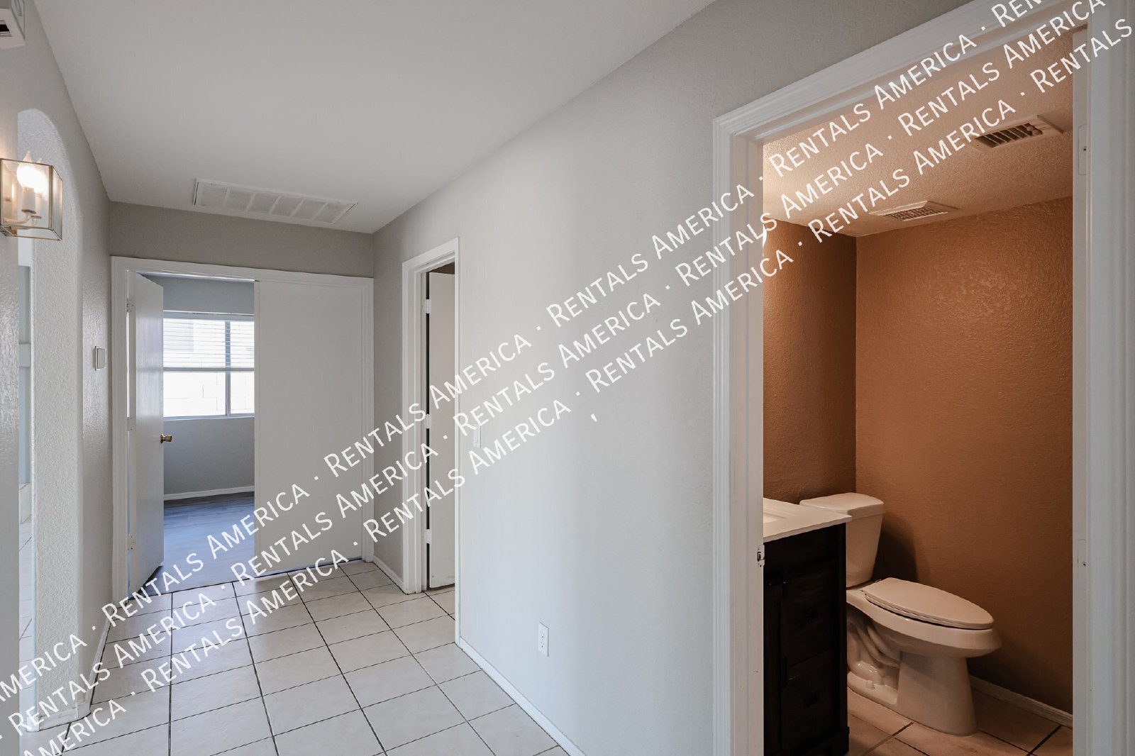 Beautiful 2-story 5BD 3BA home in Glendale! property image