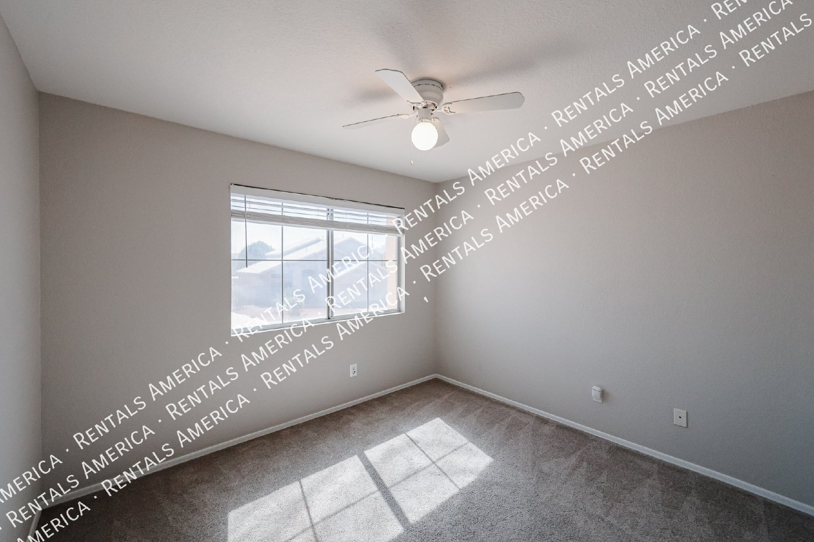 Beautiful 2-story 5BD 3BA home in Glendale! property image