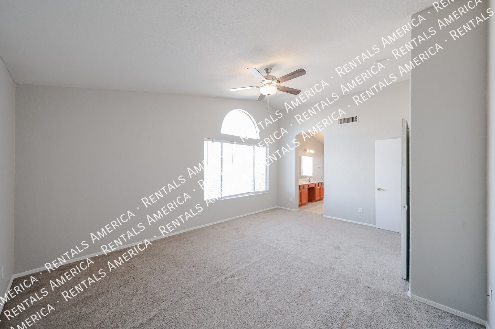 Beautiful 2-story 5BD 3BA home in Glendale! property image