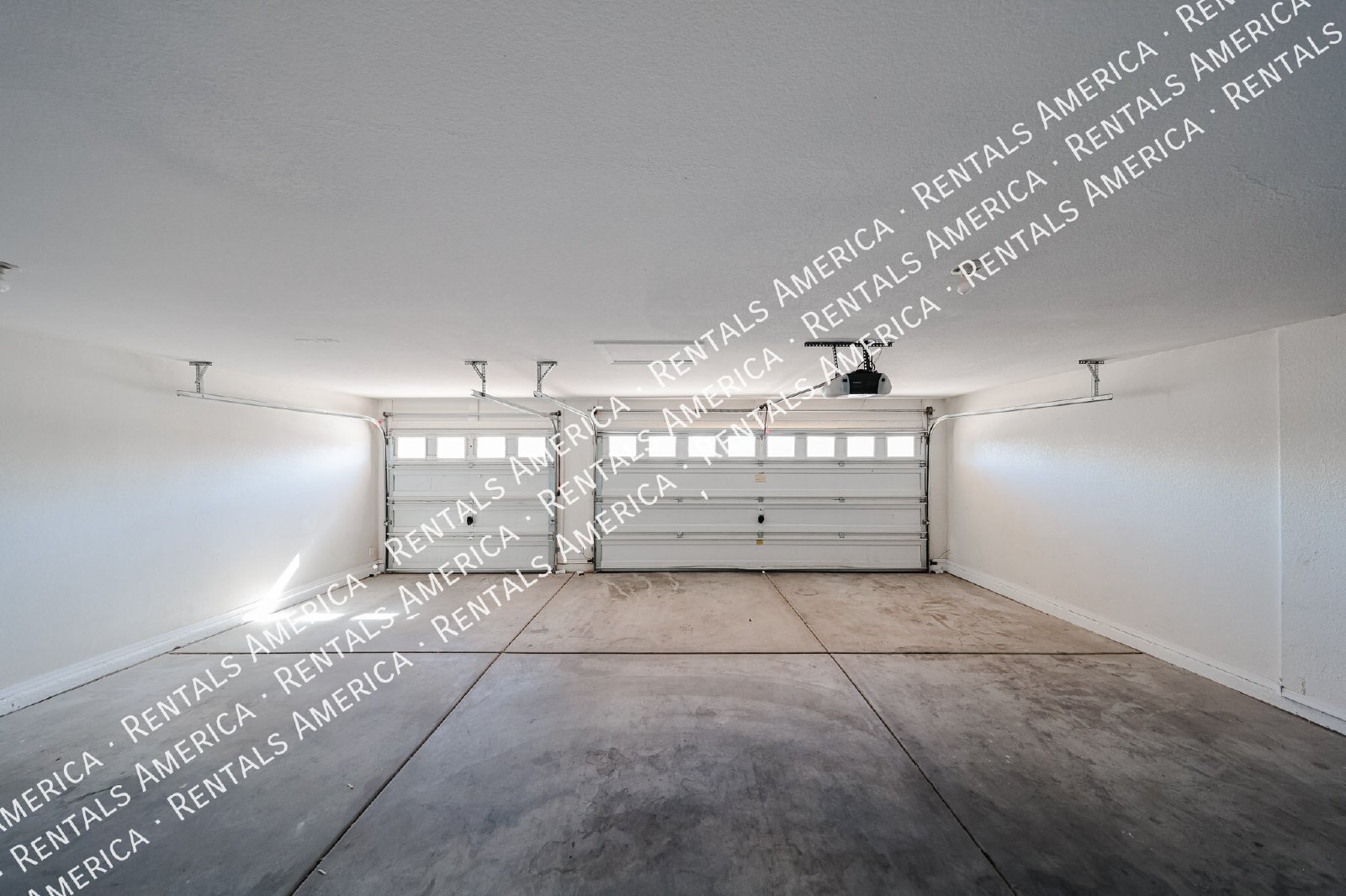 Beautiful 2-story 5BD 3BA home in Glendale! property image