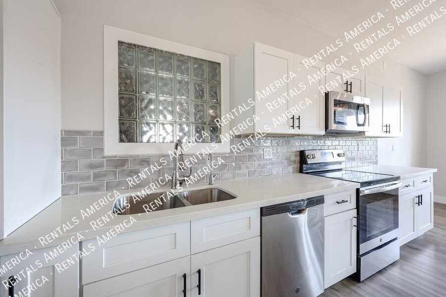SOLAR, POOL, 2000 SQ Ft, SPECIAL property image