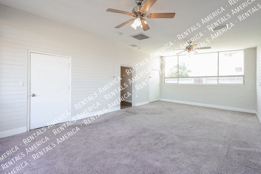 SOLAR, POOL, 2000 SQ Ft, SPECIAL property image