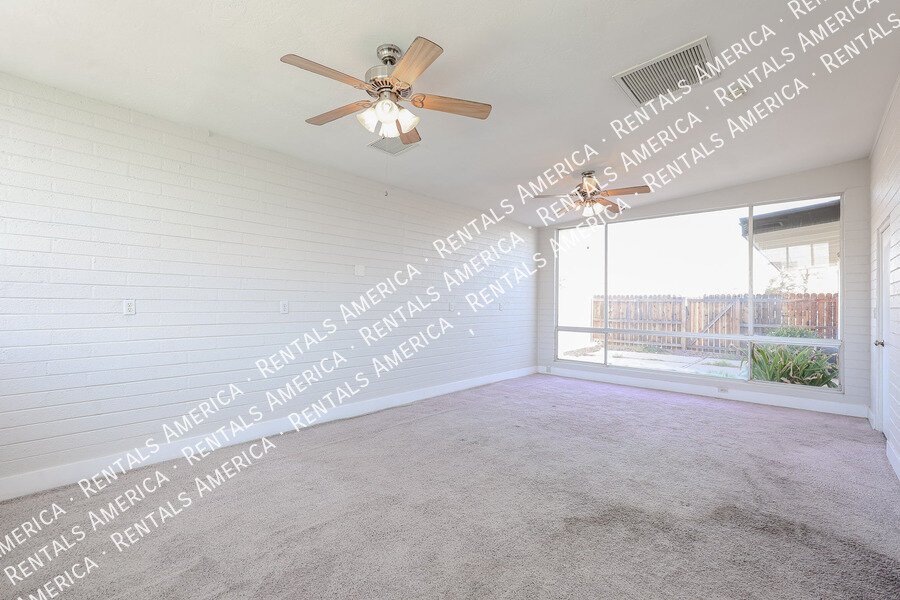SOLAR, POOL, 2000 SQ Ft, SPECIAL property image